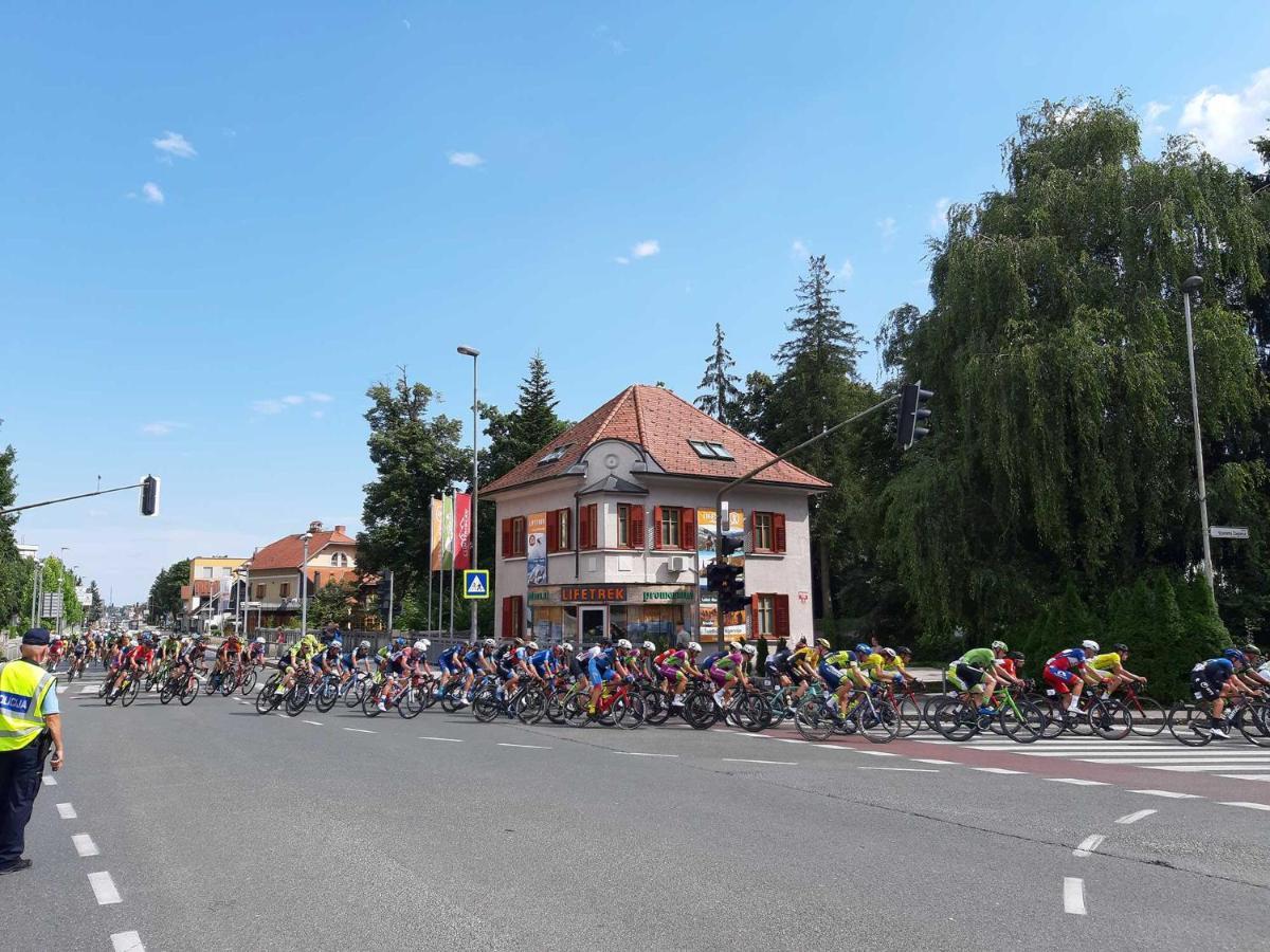 Triglav Apartment House Kranj Zewnętrze zdjęcie